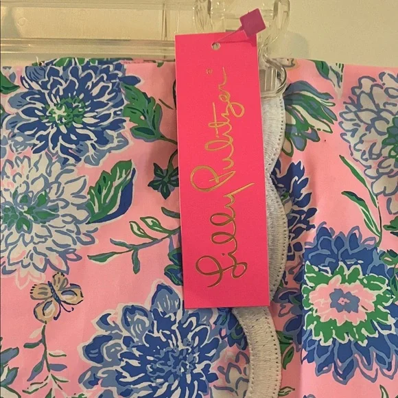 Lilly Pulitzer Pink Skort with Blue Floral Design - Picture 2 of 6